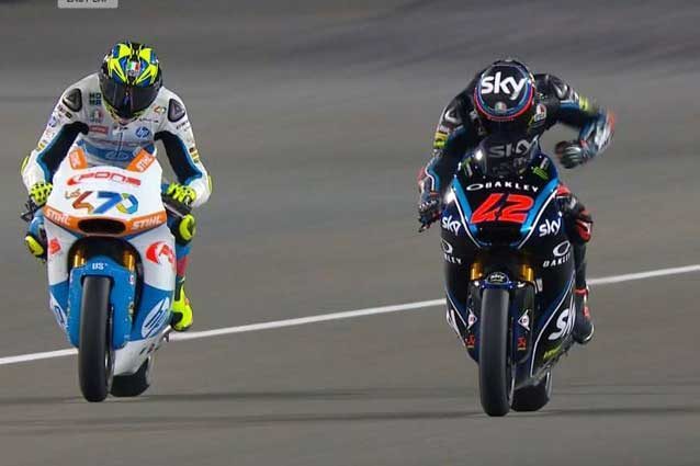 Pecco Bagnaia (a dx) e Lorenzo Baldassarri al traguardo / Getty Images