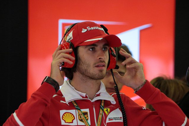 Antonio Giovinazzi al box Ferrari – Foto LaPresse