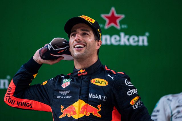 Daniel Ricciardo festeggia la vittoria in Cina – Getty images
