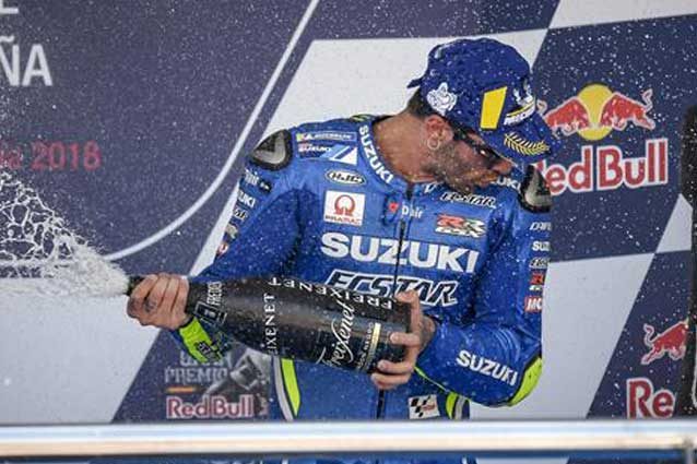 Andrea Iannone festeggia sul podio di Jerez / Suzuki Ecstar