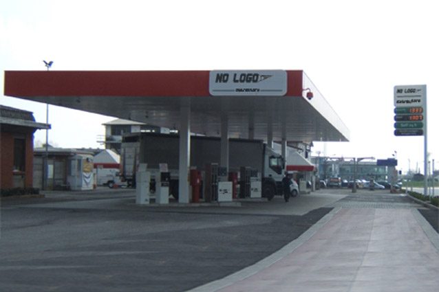 Un distributore no–lo – Foto csvverona.it
