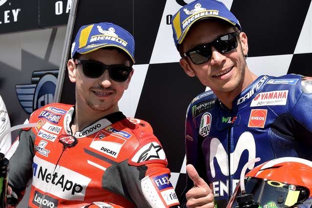 Jorge Lorenzo e Valentino Rossi / Getty Images