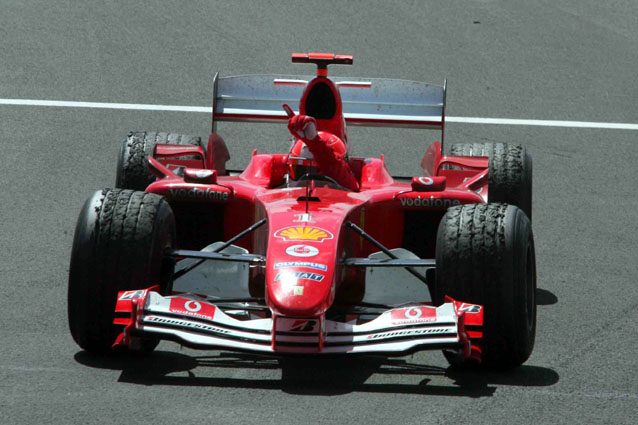 Michael Schumacher festeggia la vittoria in Francia – LaPresse