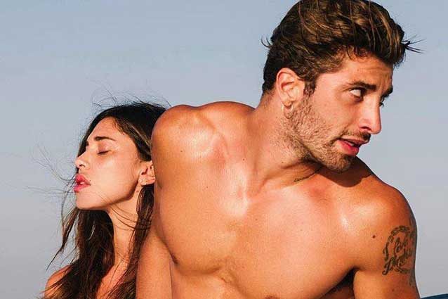 Belen Rodriguez e Andrea Iannone in barca a Ibiza / Instagram