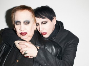 Marilyn Manson posa, truccato, con suo padre: "Siamo identici" (FOTO)