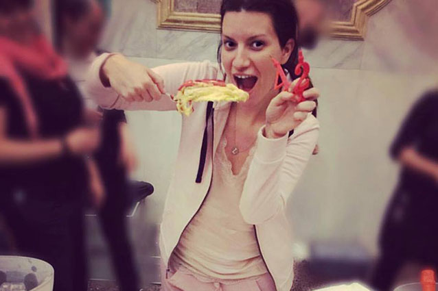 Laura Pausini (via Facebook)