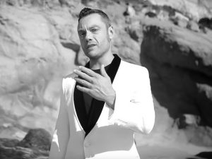 Tiziano Ferro, dopo il backstage arriva il video ufficiale di "Potremmo ritornare"