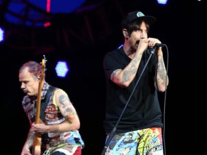 Flea e Anthony Kiedis dei Red Hot Chili Peppers (Tasos Katopodis/Getty Images for Samsung)