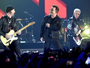 The Edge, Bono e Adam Clayton degli U2 (Kevin Winter/Getty Images)