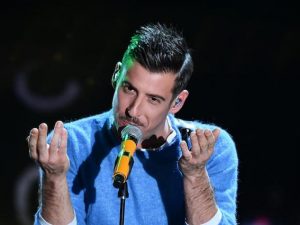 Sanremo 2017, Francesco Gabbani canta la cover di "Susanna" di Adriano Celentano