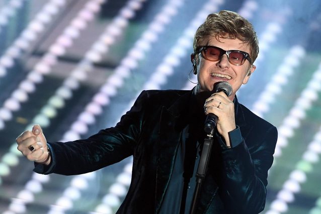 Sanremo 2017, Ron canta “L’ottava meraviglia” (TESTO E AUDIO)