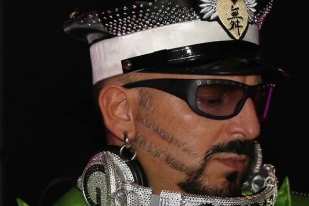 Gigi D'Agostino sospende due date per problemi di salute: "Devo sottopormi a una terapia"