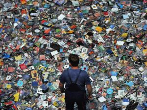 Mercato discografico stabile nel 2016: vola lo streaming, giù il cd, vinile dal 3% al 6%