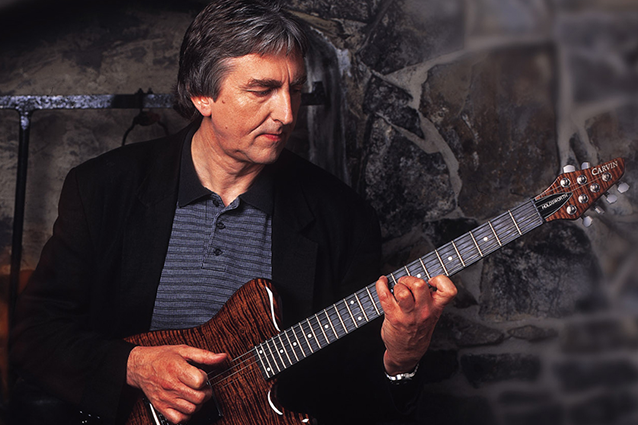 È morto Allan Holdsworth, il miglior chitarrista del mondo secondo Frank Zappa