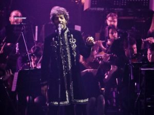 Max Gazzè in scena con Alchemaya