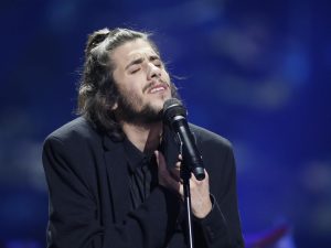 Salvador Sobral vince l'Eurovision Song Contest 2017, Gabbani e Italia a mani vuote