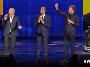 Conti scherza con Panariello e Pieraccioni: "Io non mi faccio lampade"