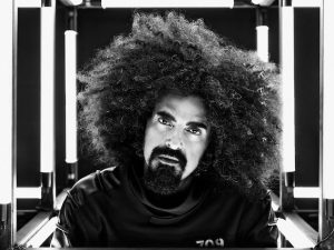 Caparezza annuncia i titoli delle canzoni e la copertina di "Prisoner 709"