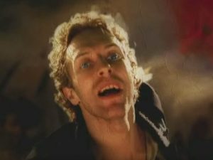 Chris Martin dei Coldplay (nel video di "Viva la vida")