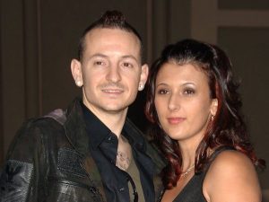 Parla la moglie di Chester Bennington: "Finalmente non proverà più dolore"