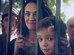 Amore, sesso, violenza e poesia: Asia Argento racconta la vita nel video degli Indochine