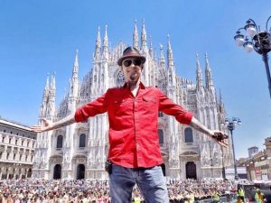 Sono 45 anni per J-Ax che ringrazia i fan e gli fa un regalo: "Date senso a ciò che faccio"