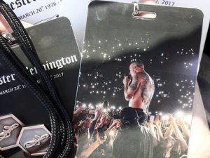 Il kit del funerale di Chester Bennington in vendita online a 40 mila euro