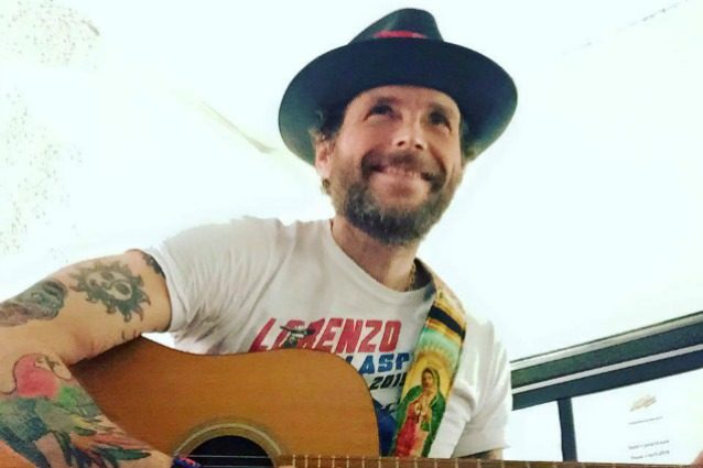 Lorenzo Cherubini annuncia ai fan: "Vi trascurerò per un po', sto lavorando al nuovo album"