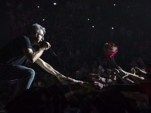 Luciano Ligabue in concerto (foto di Jarno Iotti)