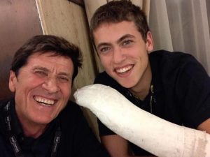 Gianni Morandi e il figlio Pietro (Facebook)