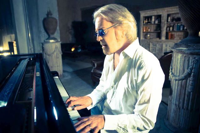 Umberto Tozzi (ph. Dino Buffagni)