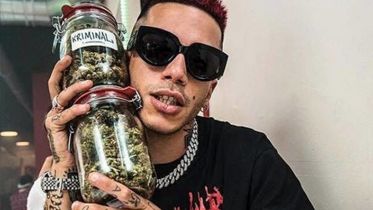 Sfera Ebbasta indagato per 'istigazione all'uso di sostanze stupefacenti'