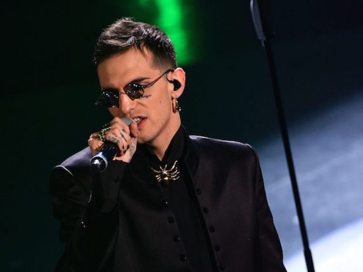 achille lauro sposta il tour di maggio dopo sanremo non achille lauro sposta il tour di maggio dopo sanremo non