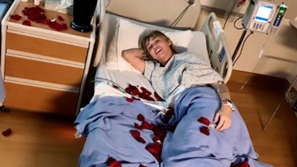 Miley Cyrus in ospedale (via Instagram)