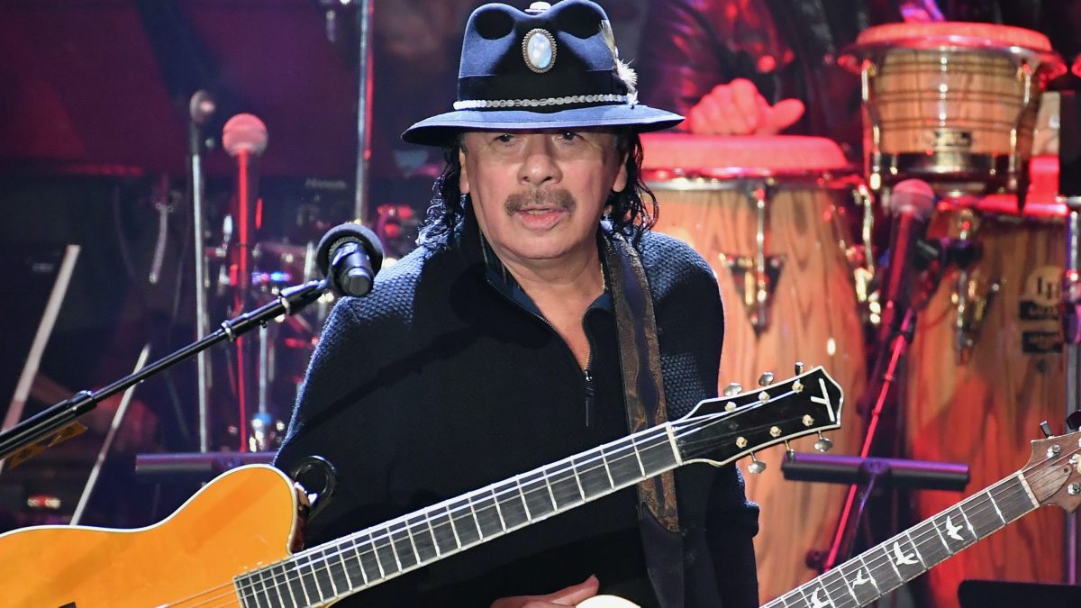 Carlos Santana (Ph by Allen Berezovsky/Getty Images)