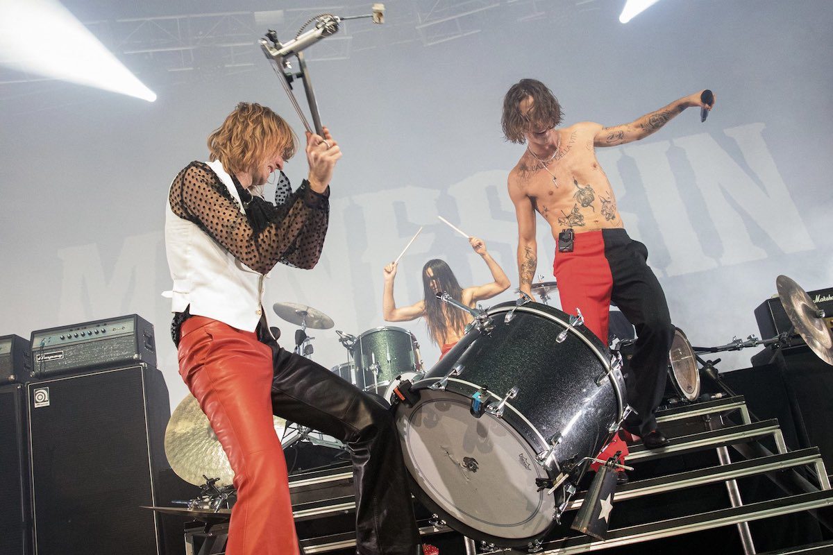 I Maneskin sfasciano gli strumenti per la chiusura del tour Usa: Un po ...