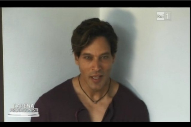 Gabriel Garko mostra la sua vera faccia a L'Arena: "Le fan possono stare tranquille"
