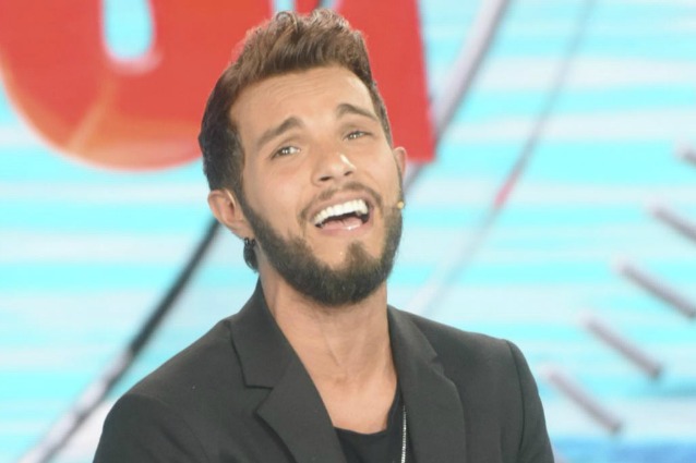 Marco Carta: "Non sono gay, mai stato una 'checca isterica' come mi hanno definito"