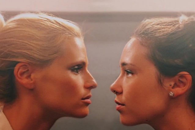 Michelle e Aurora, due gocce d'acqua: la foto della Hunziker fa il pieno di like