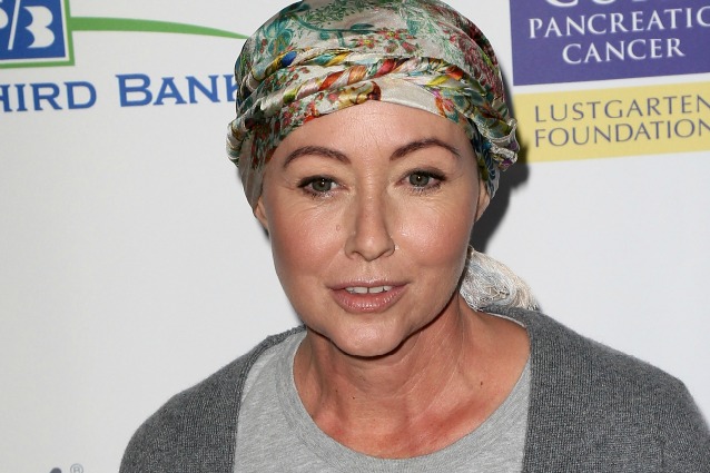 Shannen Doherty torna in pubblico a un evento sul cancro: "La chemio è quasi finita"