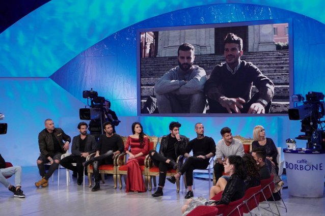Clarissa lasciata da parte nel giorno della scelta, si parte dal trono di Claudio Sona
