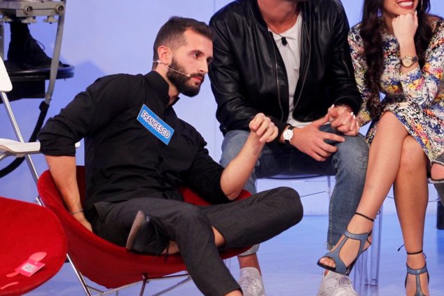 Claudio non chiede di parlare con Francesco, è la sua vendetta al "no" sbandierato prima