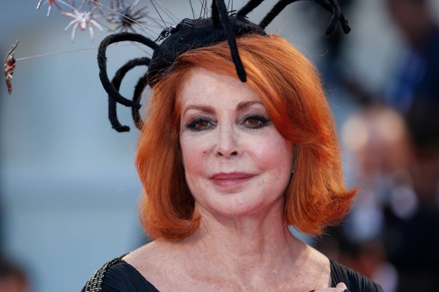 Marina Ripa di Meana: "Agnelli mi trovò a letto con 2 uomini, disse 'siamo già troppi'"