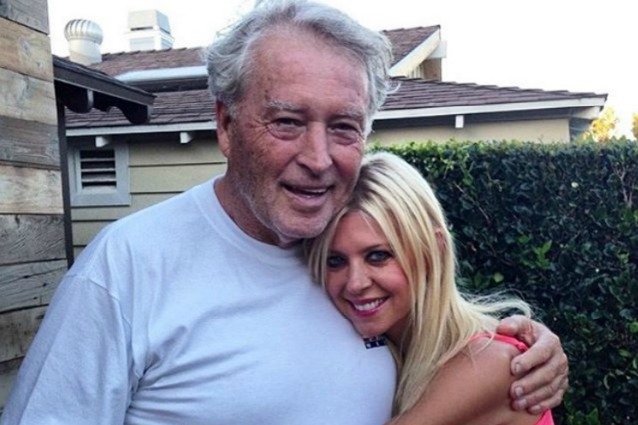 Lutto per Tara Reid, è morto il padre dell'attrice di American Pie: "Era il mio eroe"