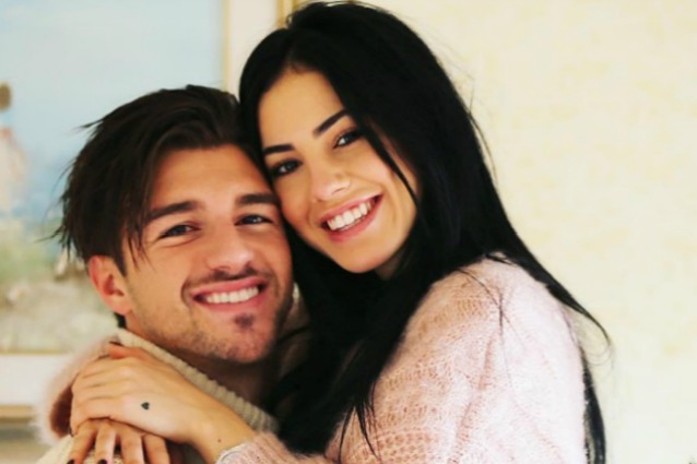 "Giulia De Lellis è incinta di Andrea Damante, ha rinunciato all'Isola dei Famosi 2017"