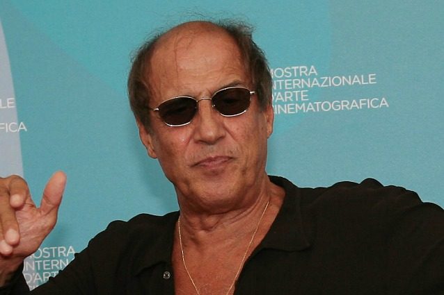 Adriano Celentano: "Da giorni ignoti provano a entrare in casa mia, temo per me e Claudia"