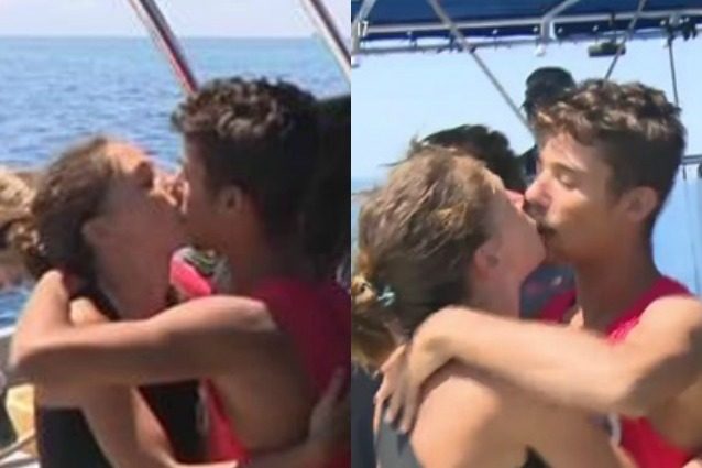 Il primo bacio dell'Isola dei famosi 2017 è tra Moreno e Malena, lui: "Mi manchi"