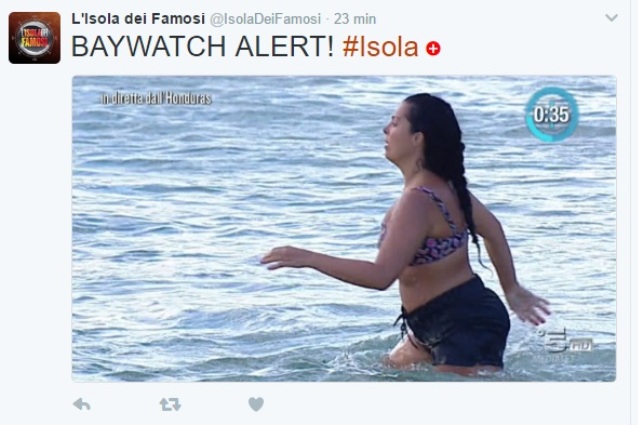 "Baywatch alert", quando dall'Isola fanno notare che Nancy Coppola non è Pamela Anderson