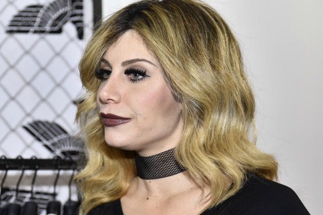 Problemi di salute per Paola Caruso, lascia il tour a teatro: "Il destino è contro di me"