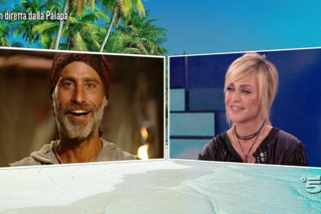 Paola Barale e il faccia a faccia con Raz Degan: "Sarà sempre l'amore della mia vita"